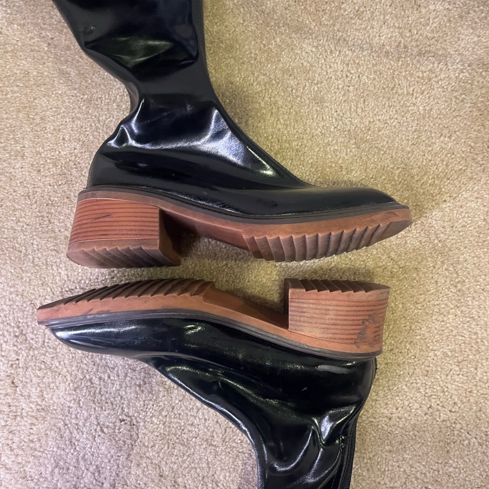 Black Latex Zip-Up Under the Knee Boots